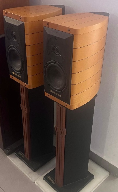 Sonus-Faber-Cremona-Auditor.jpg