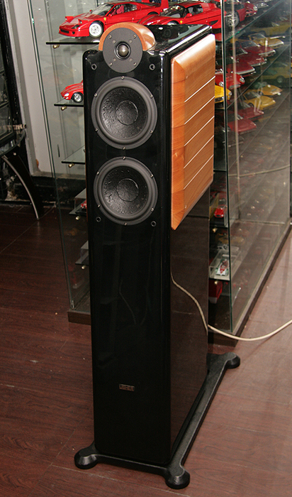 usher6371_1.jpg