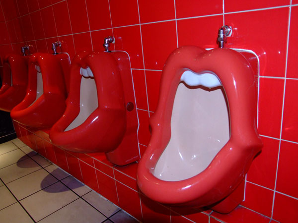 Urinal_mouth.jpg