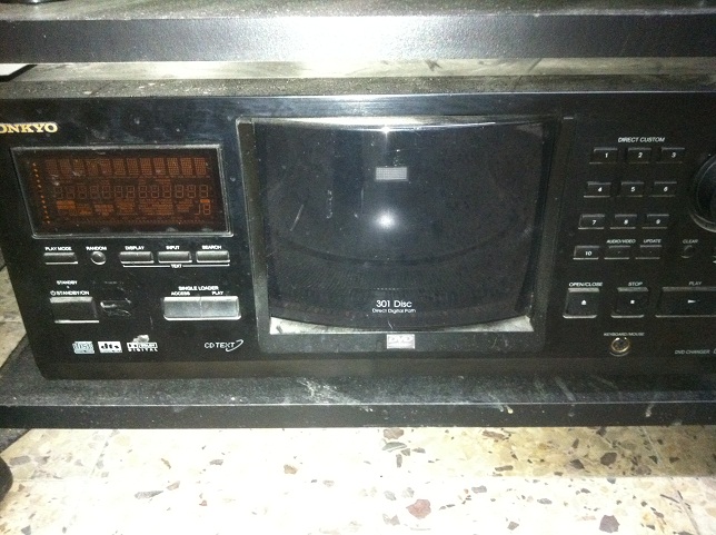 ONKYO 300CD DVD DV301.jpg