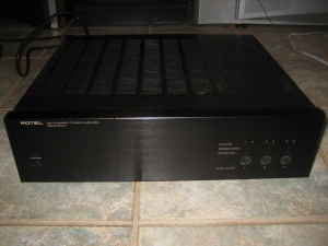 rotel 976.jpg