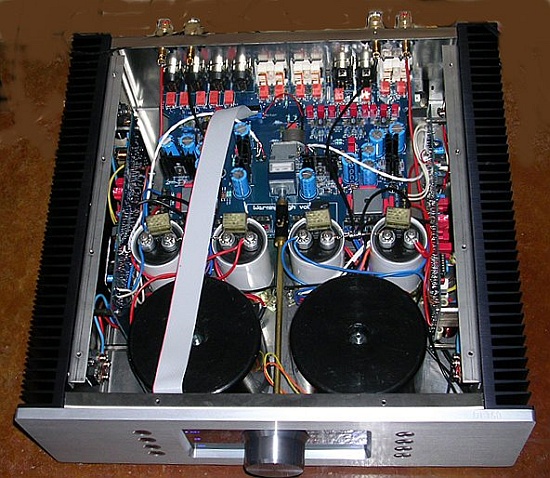 1gamut_di150_in.jpg