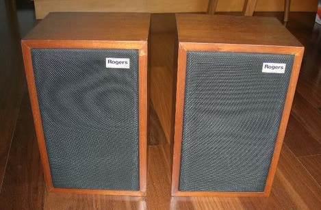 21281Speakers08Nov2005001.jpg