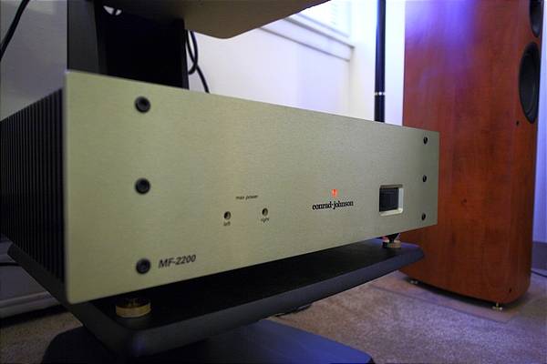 conrad-johnson-mf-2200.jpg