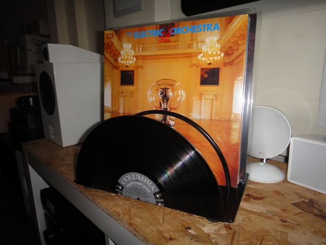  מתקן אחסון vinyl.jpg
