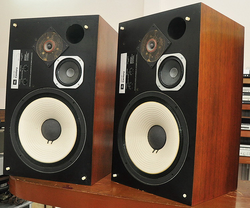 l100 jbl.jpg