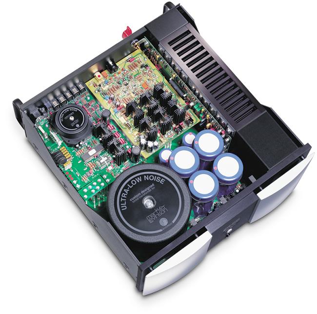mark-levinson-436-amplifier-inside-chassis.jpg