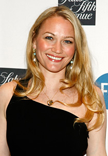 091105Sarah-Wynter1.jpg