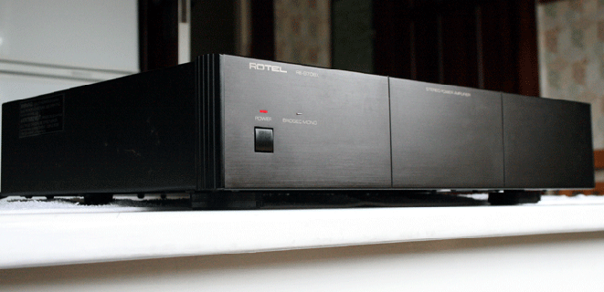 Rotel_RB-970BX_up_700x339_pixels.gif