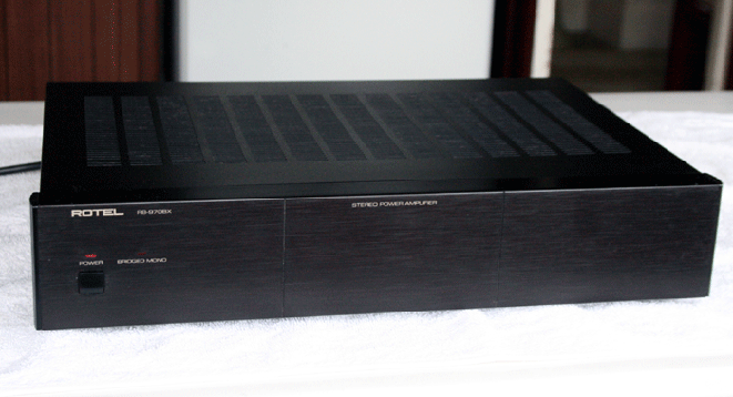 Rotel_RB-970BX_frnt_700x379_pixels.gif