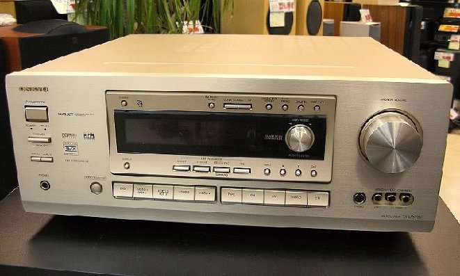 onkyo787truoc.jpg