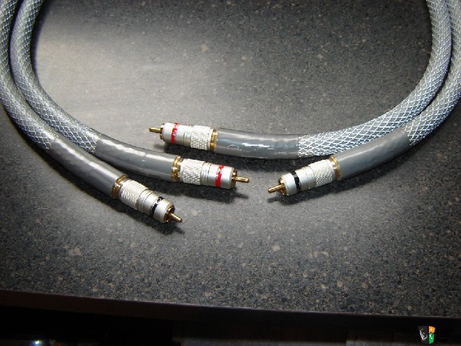 245656-acoustic_zen_silver_reference_ii_1m_rca.jpg