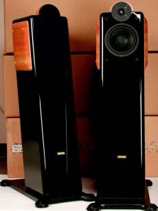 usher_cp-6311_01.jpg