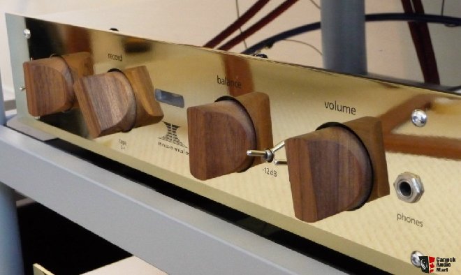 422463-ensemble_virtuoso_hybrid_preamplifier__rare_and_mint_.jpg