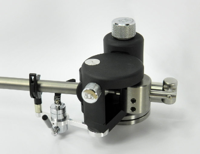 AQUILAR_Tonearm_3.jpg
