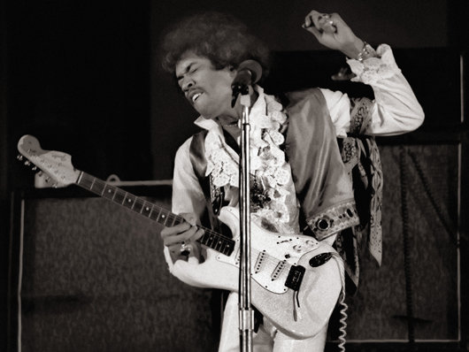 jimi-hendrix-1968-hollywood-bowl-corbis-530-85.jpg