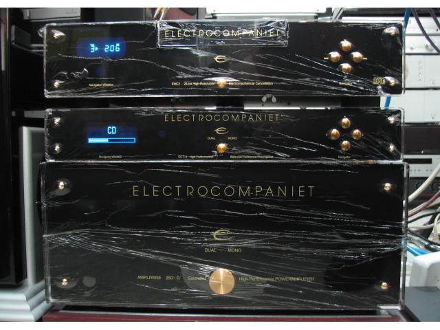 2001566740_3982eecf_ELECTROCOMPANIET+SET+090+28629.jpg