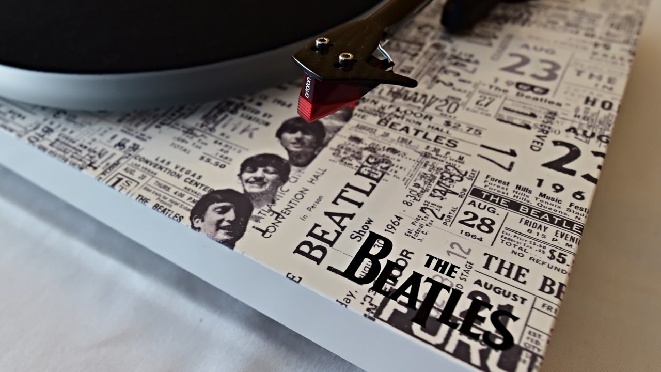 beatles 1964 turntable 1.jpg