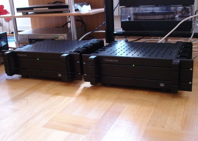 Bryston 7B ST Monoblock Power Amplifier.jpg
