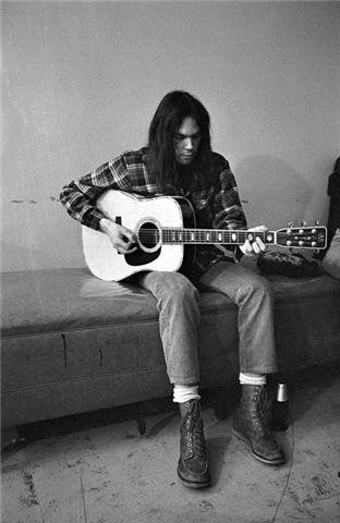 Neil_Young-1-163-250-85-nocrop.jpg