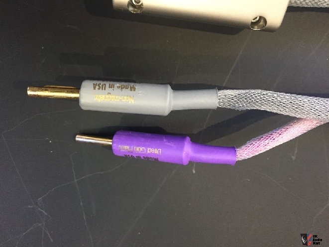 1897682-xlo-signature-s352-speaker-cable-with-bananas-8ft-pair.jpg