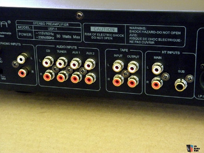 1576657-wonderful-emotiva-usp1-stereo-preamp-with-superb-phono-amp-great-features.jpg