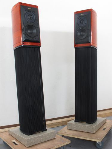 sonus-faber-guarneri-memento-red-speaker-395.jpg