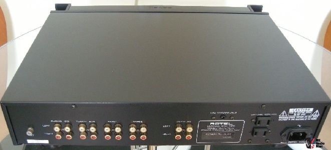 1949942-rotel-rc-1070-preamp-black.jpg