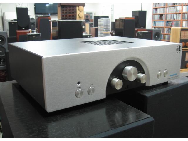 2001566740_1fed791b_ROGUE+AUDIO+MAGNUM+R99+084+281529.jpg