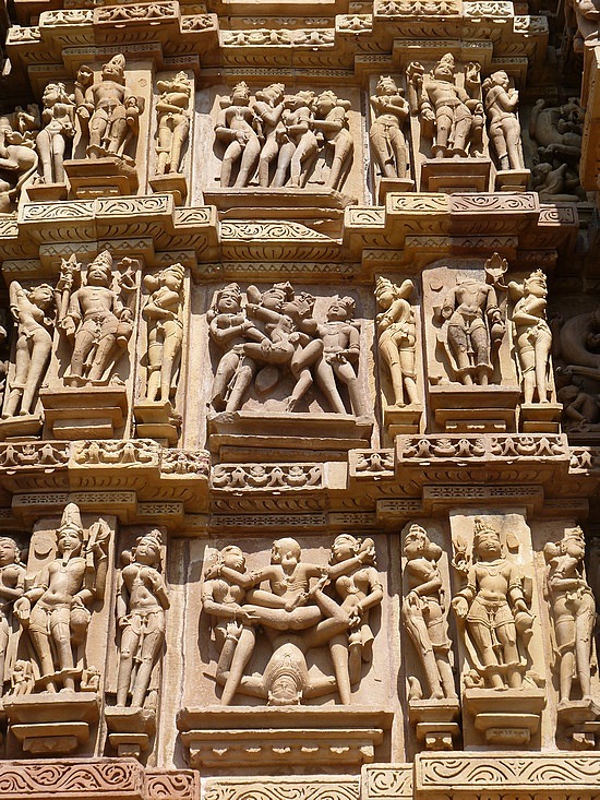 1.1289043223.kama-sutra-carvings.jpg