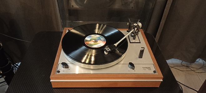  שניה THORENS TD166.jpg