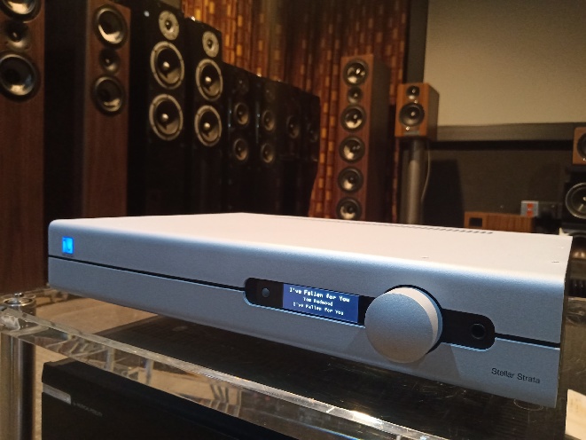 PS Audio Stellar Strata Integrated Amplifier 1.jpeg