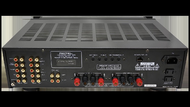 rotel-ra-1070-8511.jpg