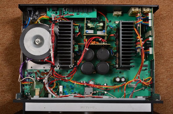 rotel-ra-1070-6516.jpg