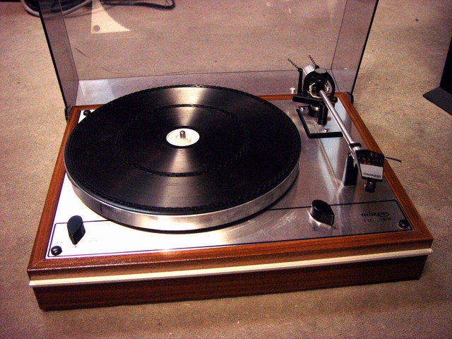 Thorens_TD166.JPG