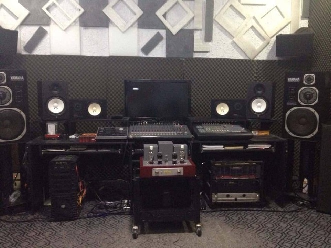 811 Single-ended in Mr Phuong recording studio (1).jpg