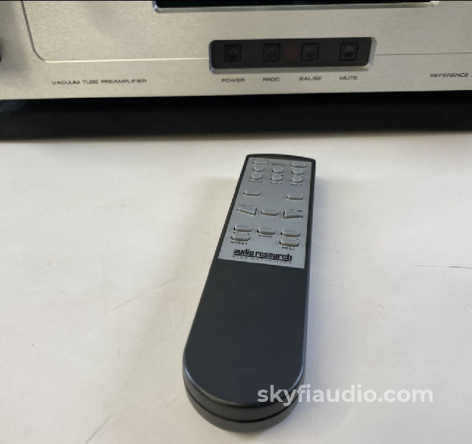 audio-research-reference-3-ref3-all-tube-line-preamplifier-540.jpg