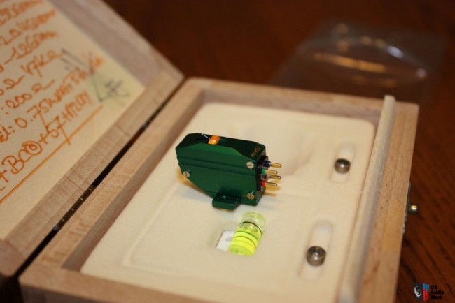241307-van_den_hul_the_frog_gold__new_.jpeg