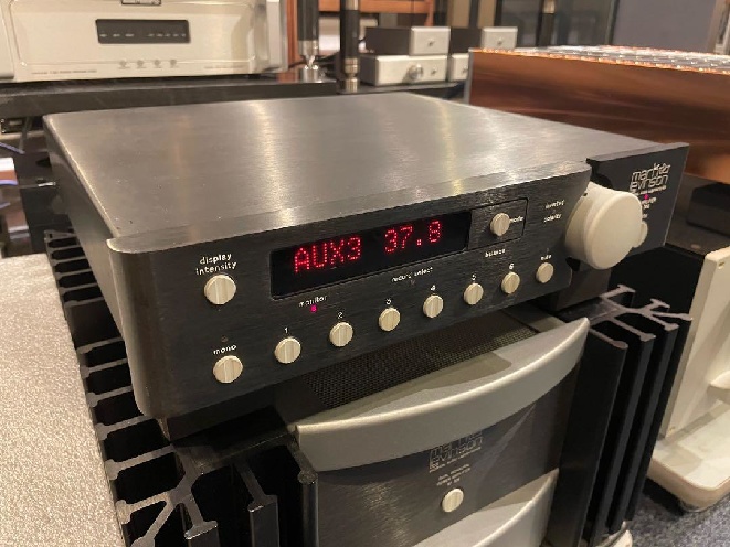 mark_levinson_38s_preamplifier_1644937182_6e8c63c8_progressive.jpg