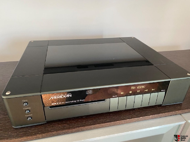 4773507-6fc2ff04-meridian-g082-upsampling-cd-player.jpg