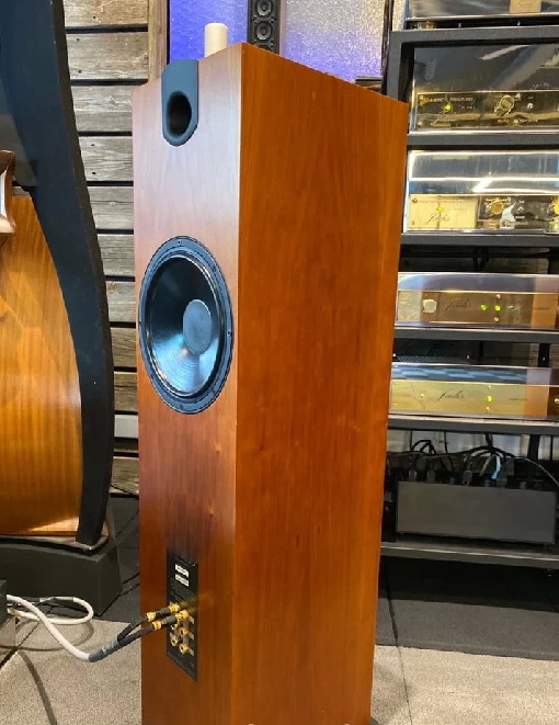 linn-av-5140-full-range-floorstanding-speakers-cherry-finish-1-of-2-961.jpg