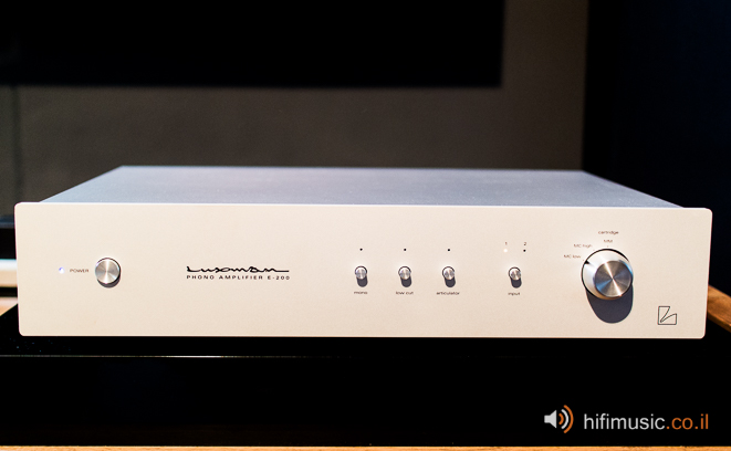 LUXMAN E-200