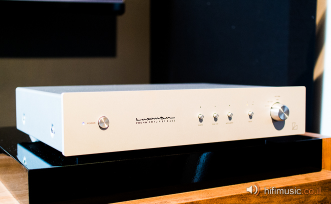 LUXMAN E-200